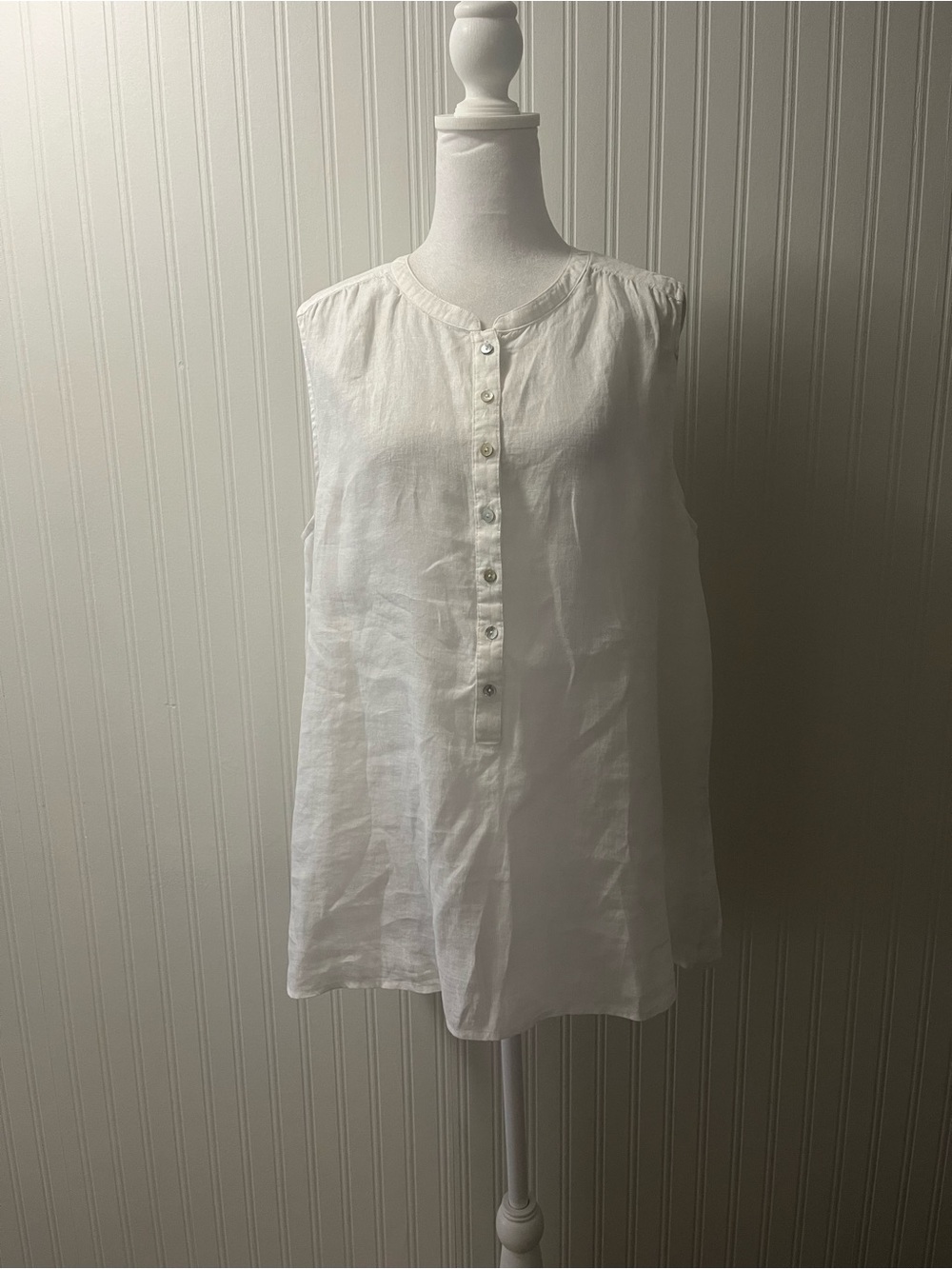 Tahari White Sleeveless Henley Tunic 100% Linen NWT